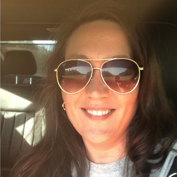 Meet your Posher, Heather - Picture 3 of 12